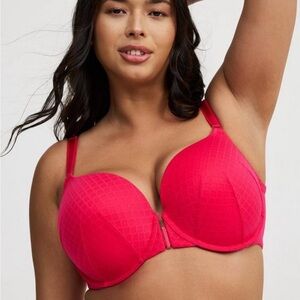 Perfect push-up T-Shirt bra. Front closure.  Hot pink.